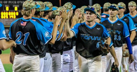 Three Homers Propel the Marlins to 15-0 Win
